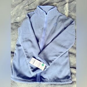 Powder blue zip up sweater
New with tags
Osh Kosh